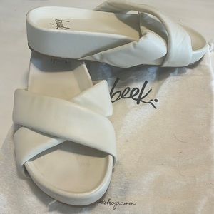 Beek white cross platform sandal size 8